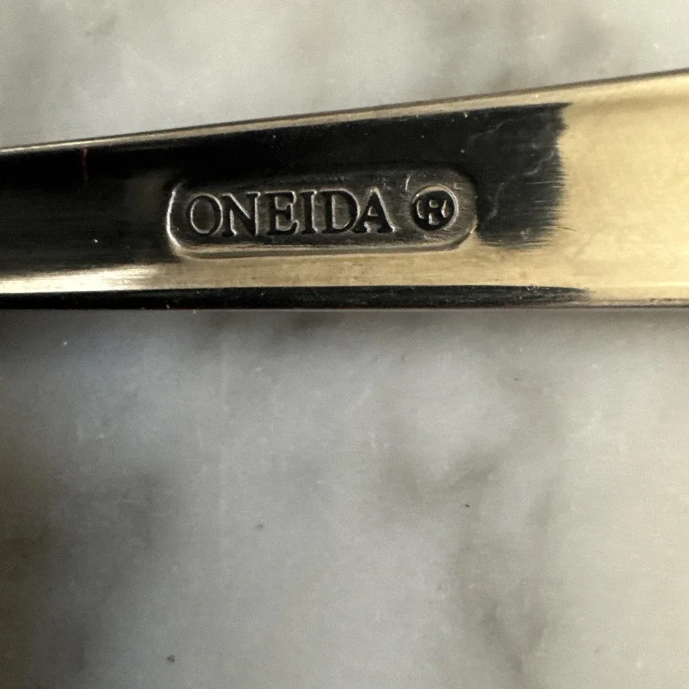 Oneida MADELINE Stainless Teaspoon Glossy Flatware with Frosted/Satin Lot 4